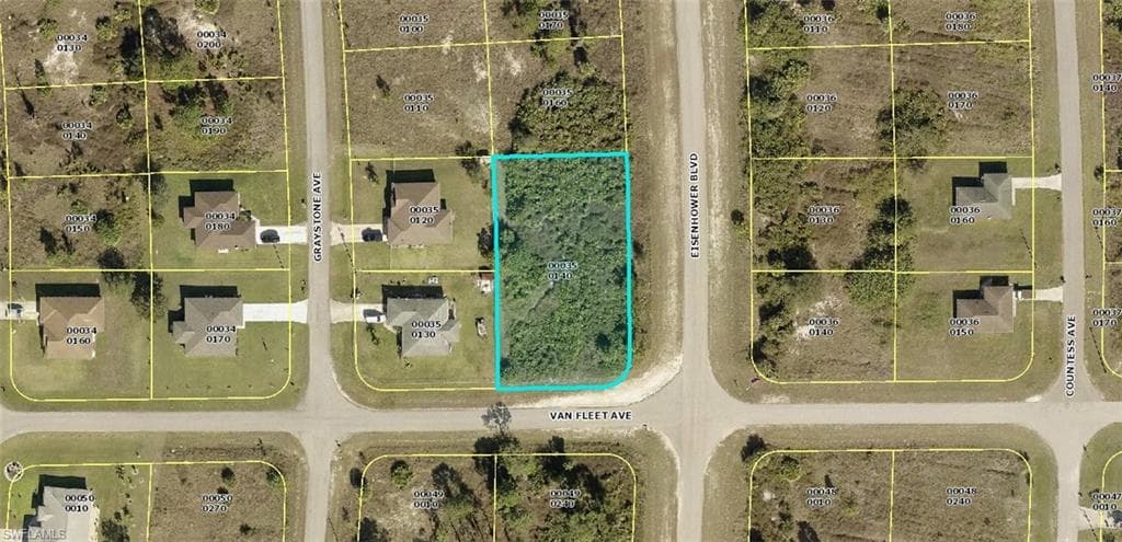 1054 Eisenhower BLVD LEHIGH ACRES, FL 33974