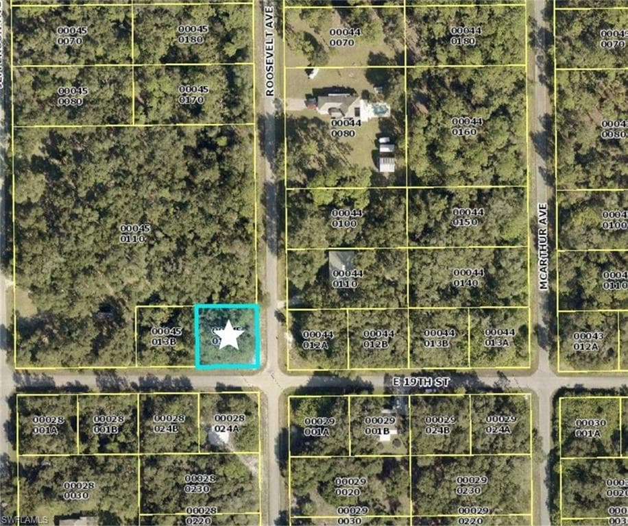 2607 E 19th ST LEHIGH ACRES, FL 33972