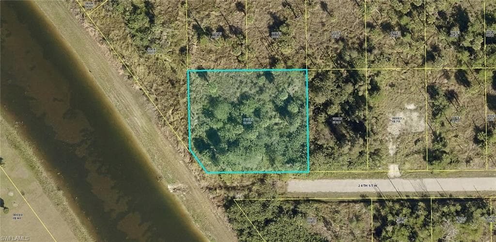 3016 24th ST W LEHIGH ACRES, FL 33971
