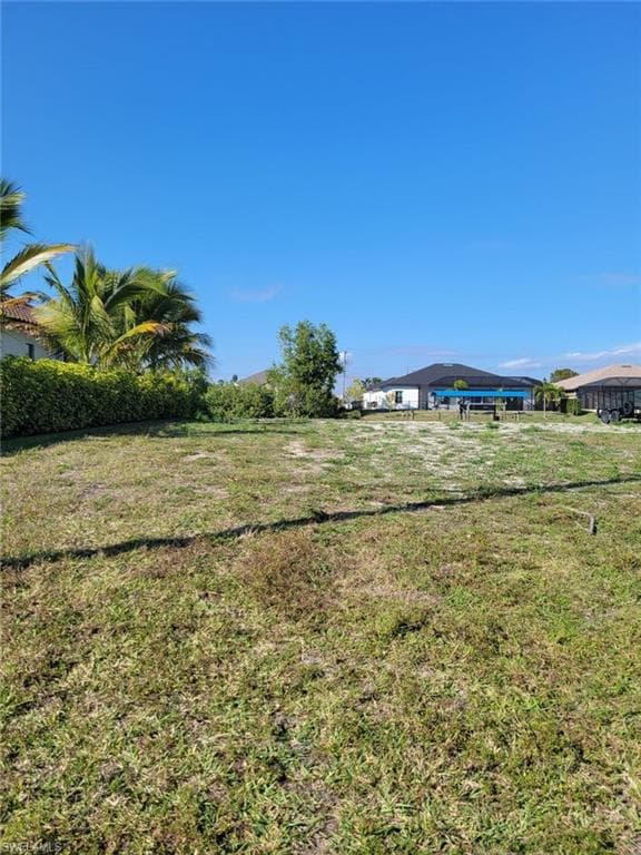 2215 SW 28th TER CAPE CORAL, FL 33914