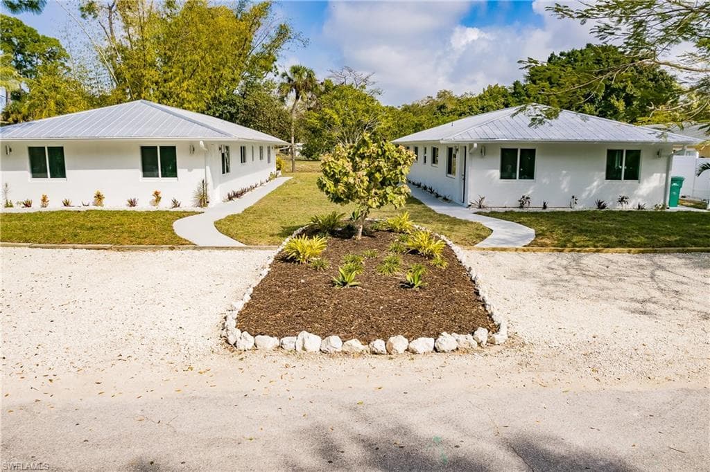 3061 Coco AVE NAPLES, FL 34112