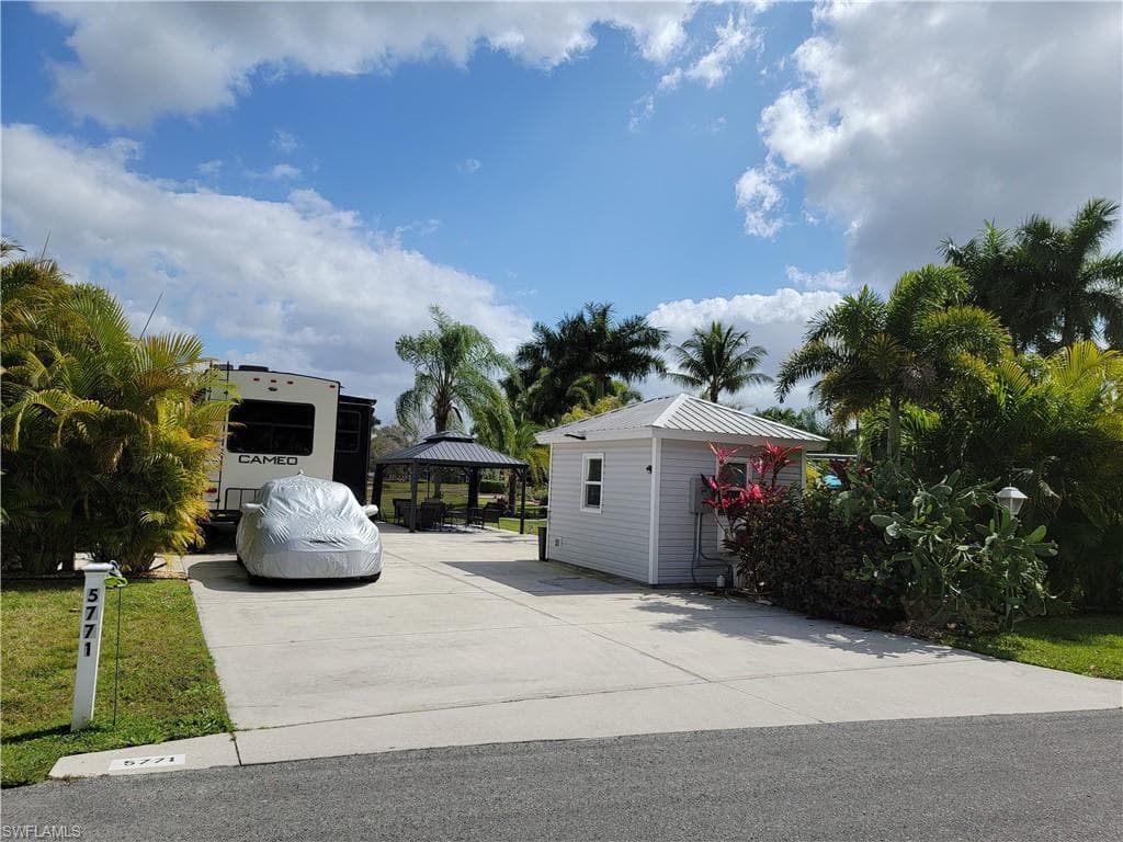 5771 Cypresswoods Resort DR FORT MYERS, FL 33905