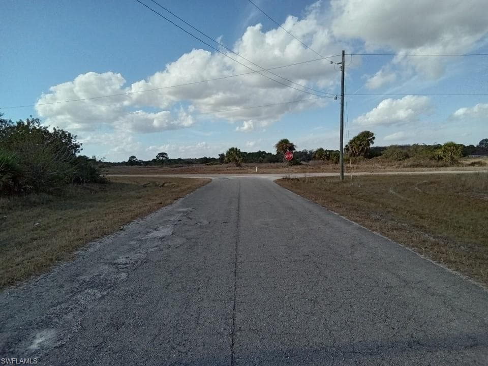 8053 Mangrove CIR LABELLE, FL 33935