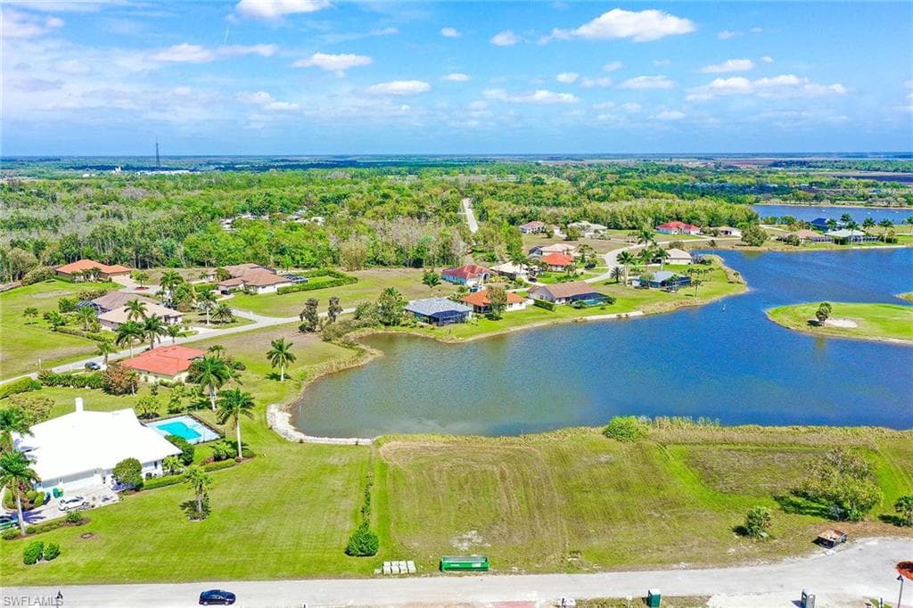 18013 Sandtrap DR NAPLES, FL 34114