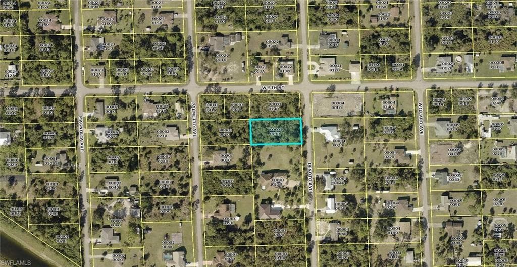421 Desoto AVE LEHIGH ACRES, FL 33972