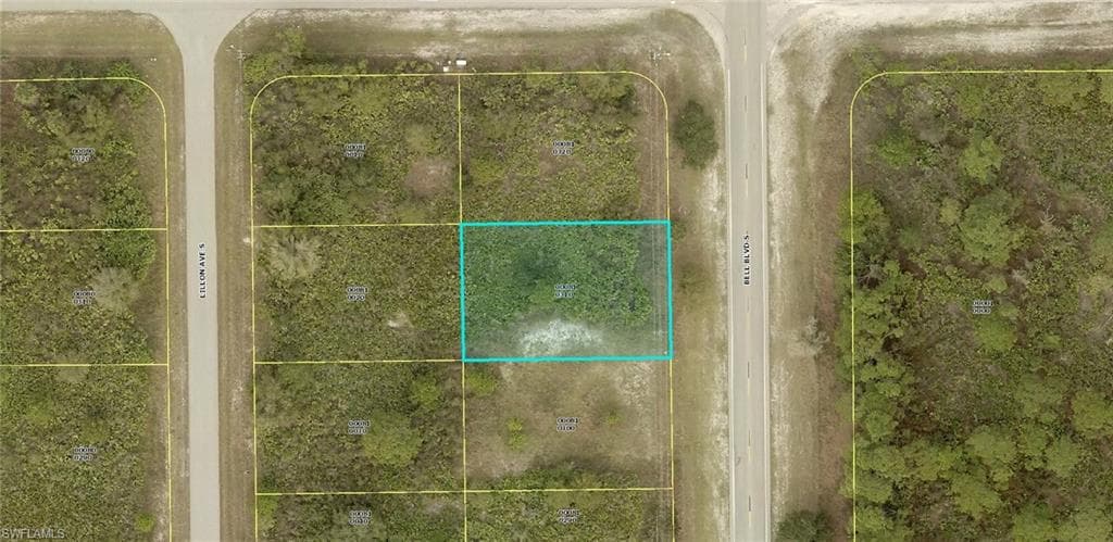 472 Bell BLVD S LEHIGH ACRES, FL 33974