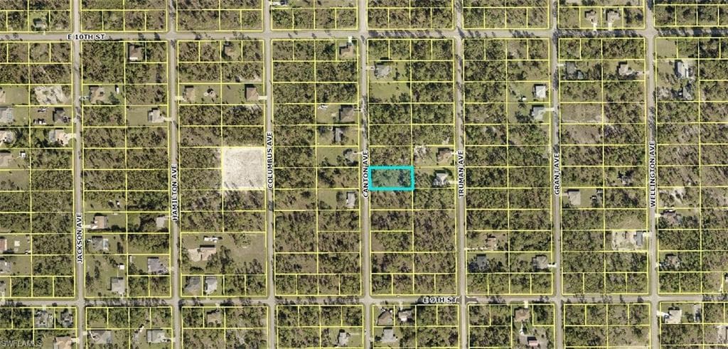 910 Canton AVE LEHIGH ACRES, FL 33972