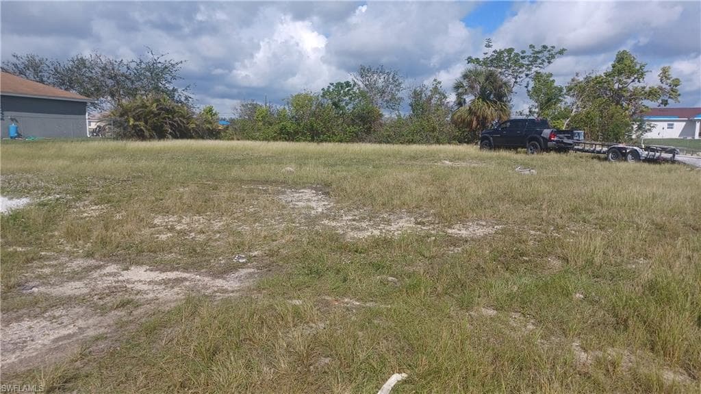 713 NE 11th TER CAPE CORAL, FL 33909