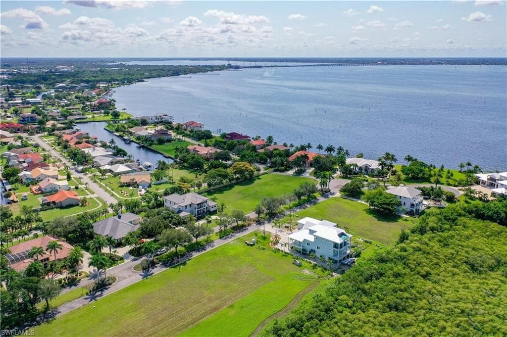 21411 Harborside BLVD PORT CHARLOTTE, FL 33952