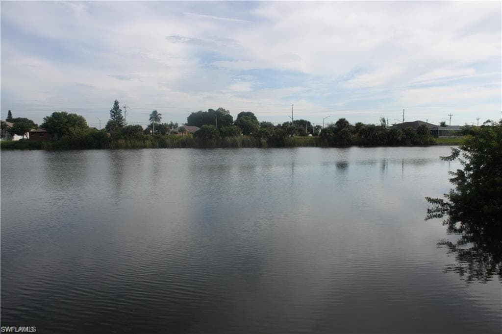 315 SE 13th ST CAPE CORAL, FL 33990