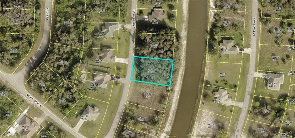 733 Kalamar DR LEHIGH ACRES, FL 33974