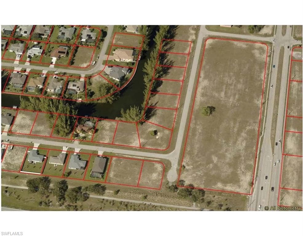 823 SW 24th ST CAPE CORAL, FL 33991