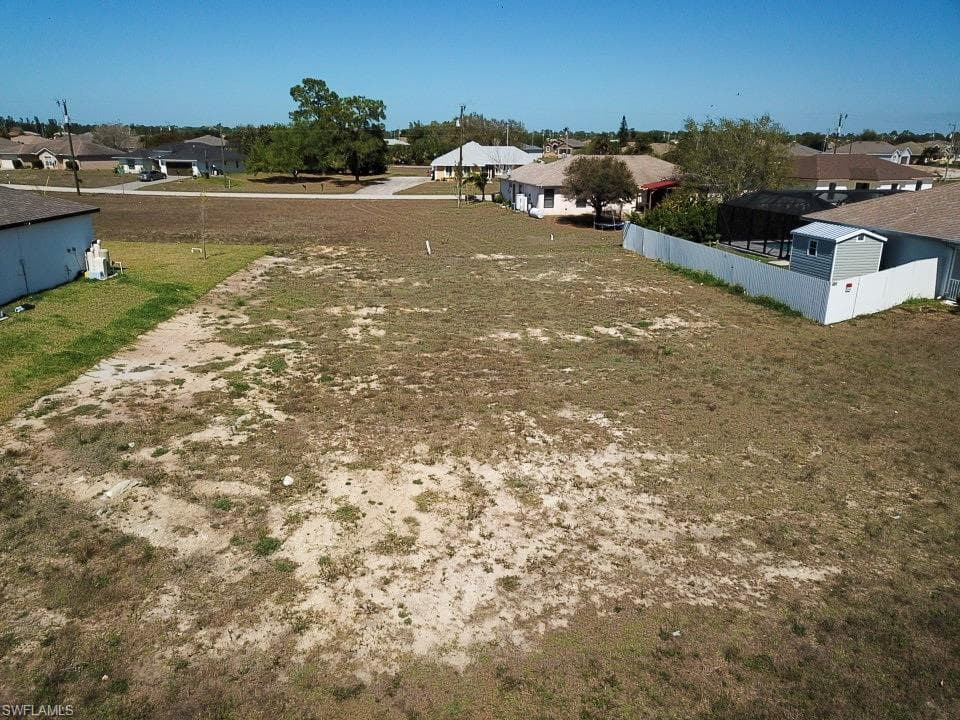 513 26th TER CAPE CORAL, FL 33993