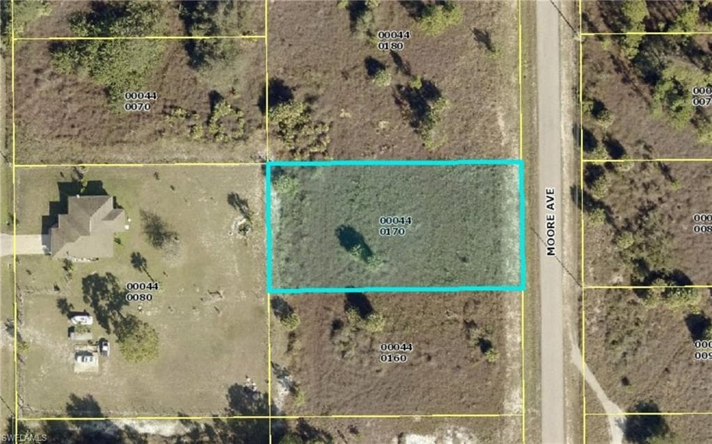 1909 Moore AVE LEHIGH ACRES, FL 33972