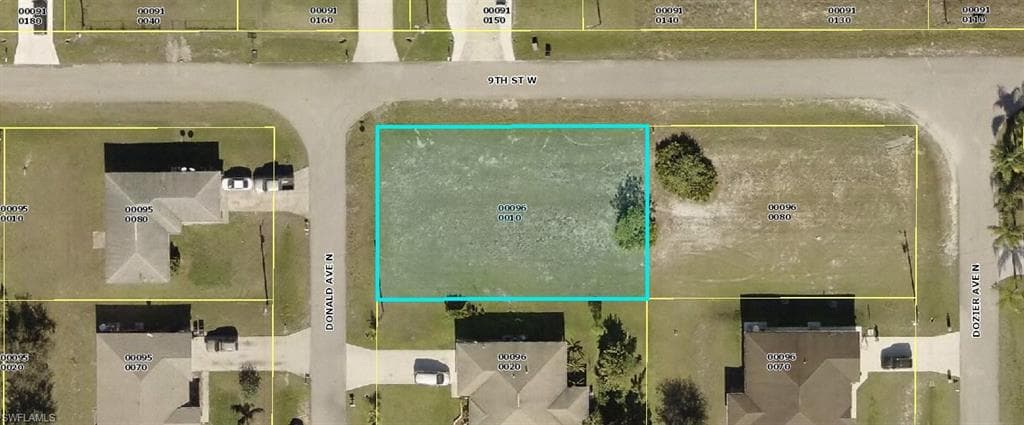 806 Donald AVE N LEHIGH ACRES, FL 33971