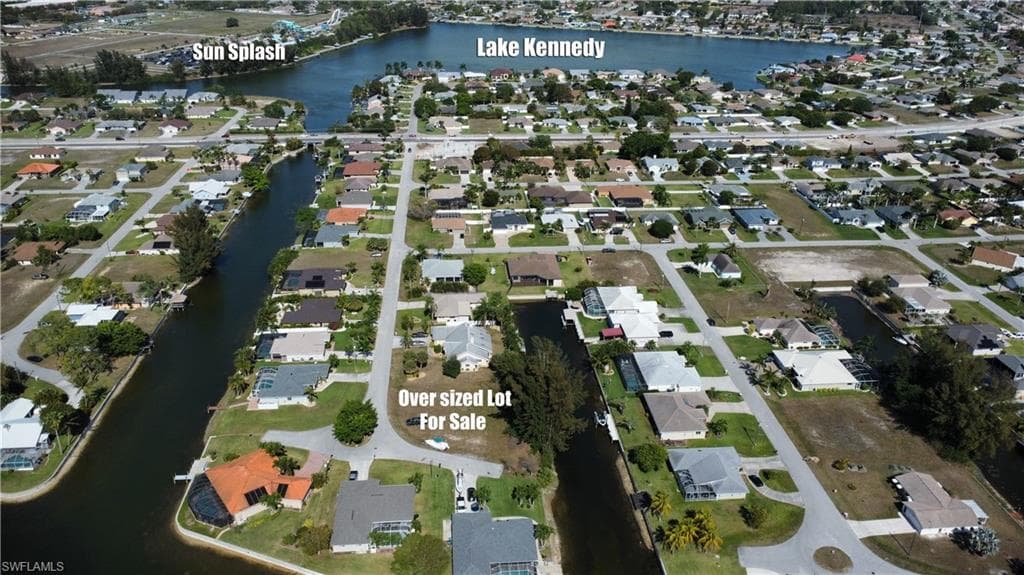 520 SW 8th ST CAPE CORAL, FL 33991