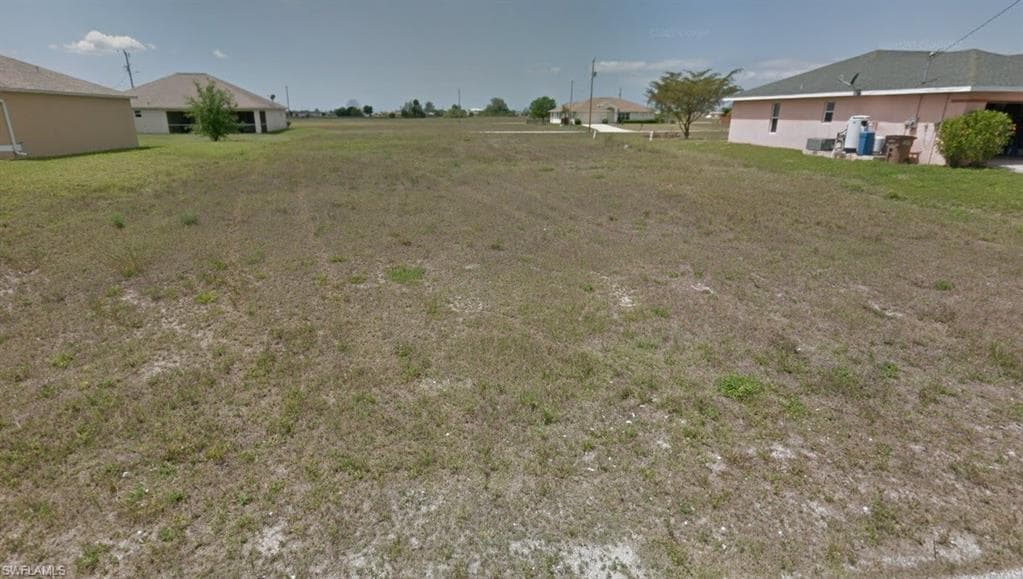 2200 NW 2nd PL CAPE CORAL, FL 33993