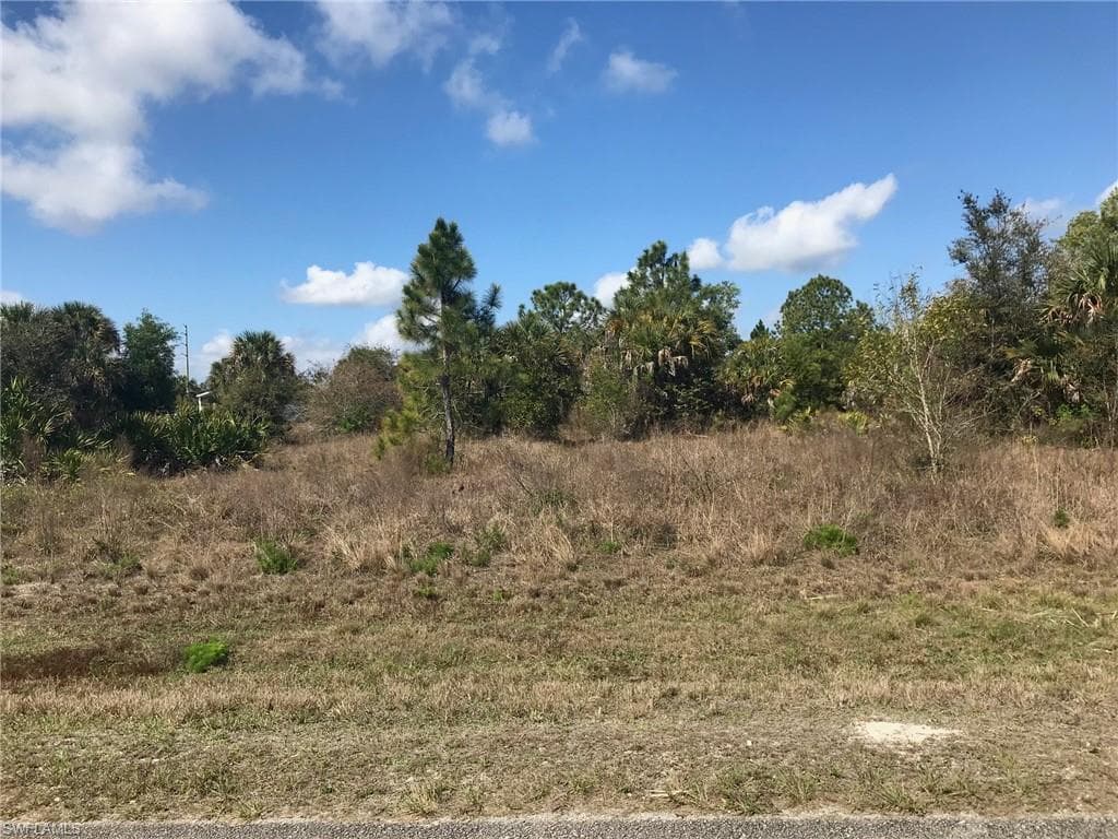 8th ST NE NAPLES, FL 34120