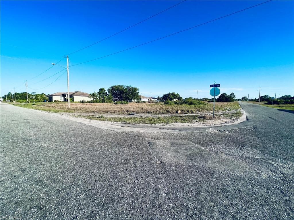 2713 17th ST SW LEHIGH ACRES, FL 33976