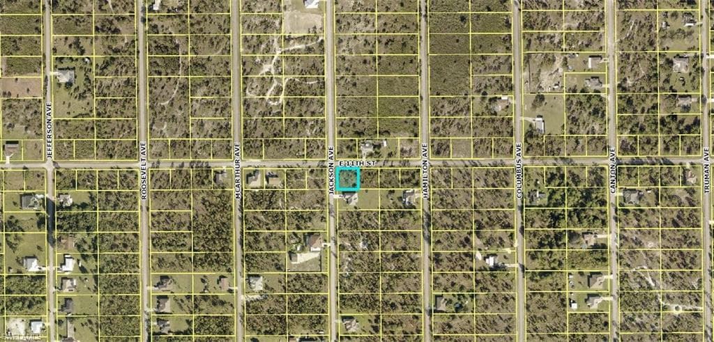 2900 E 11th ST LEHIGH ACRES, FL 33972