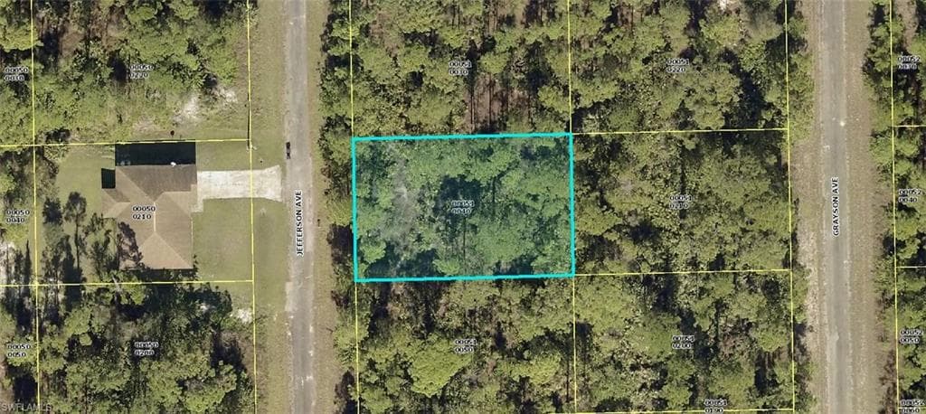 2116 Jefferson AVE ALVA, FL 33920