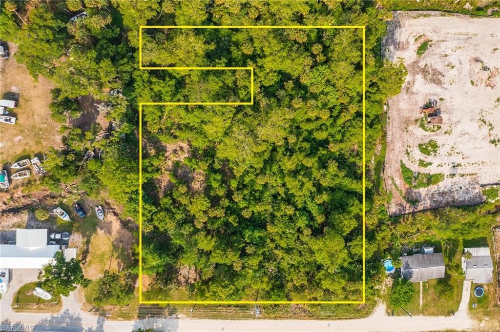 735 N Bridge ST LABELLE, FL 33935