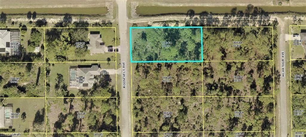 722 Roosevelt AVE LEHIGH ACRES, FL 33936