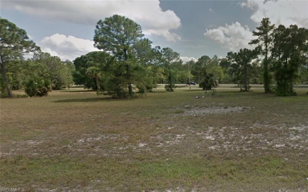 2220 NE 33rd TER CAPE CORAL, FL 33909