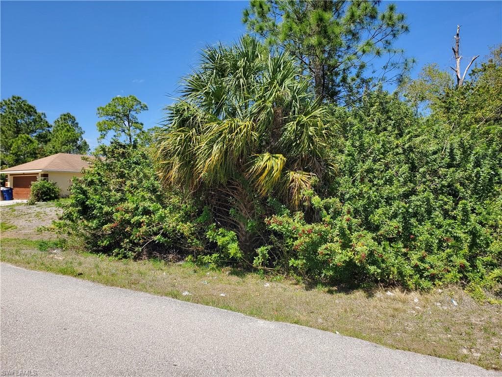 3806 15th ST W LEHIGH ACRES, FL 33971