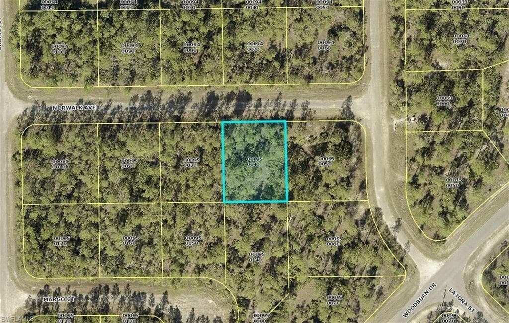 305 Norwalk AVE LEHIGH ACRES, FL 33972