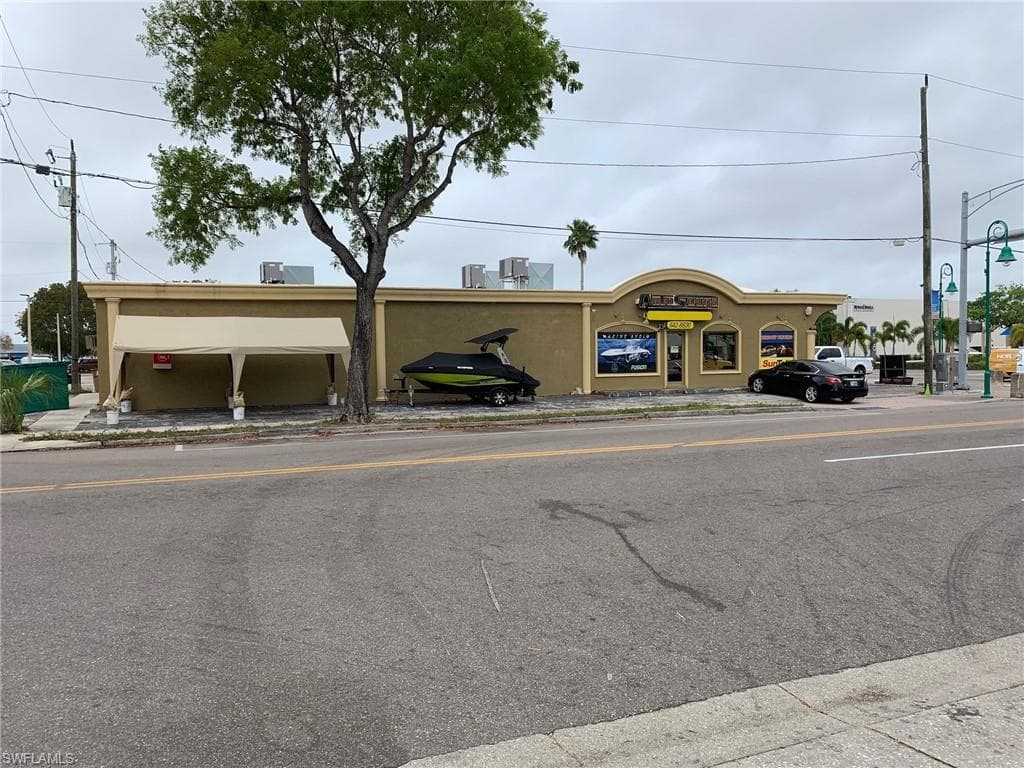 1118 Cape Coral PKY E CAPE CORAL, FL 33904
