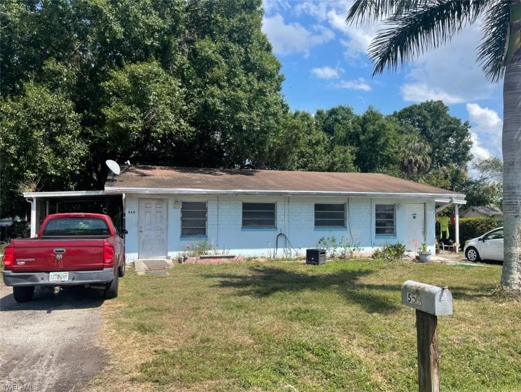 559 Wood AVE FORT MYERS, FL 33905