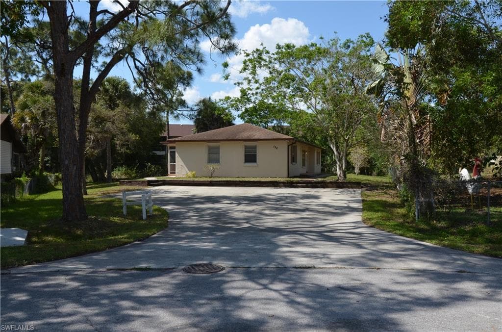 198 3rd ST NAPLES, FL 34113