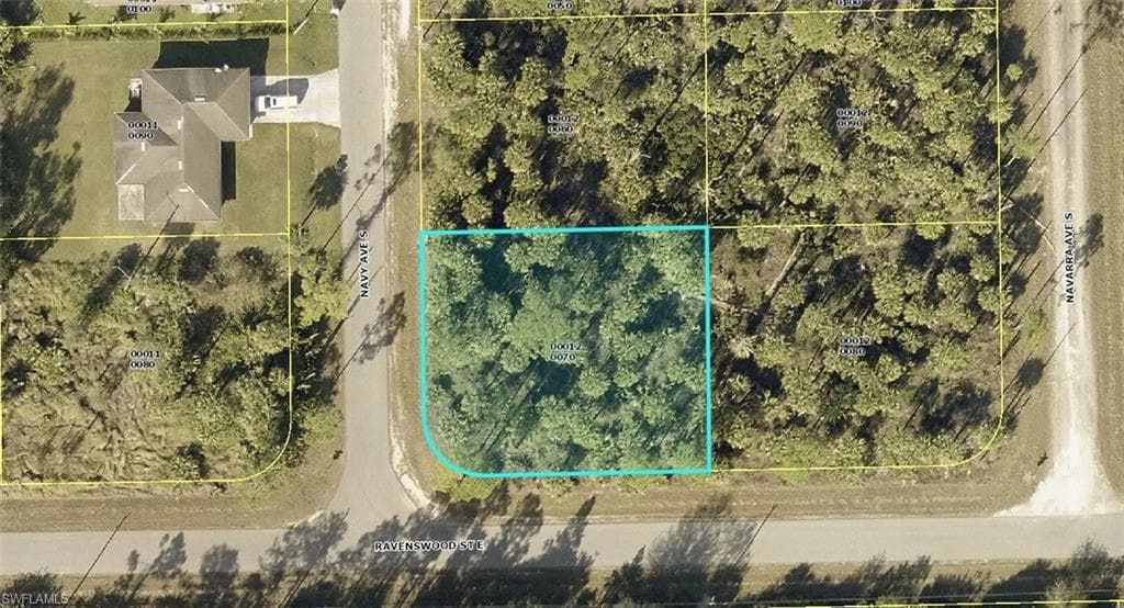 137 Navy AVE S LEHIGH ACRES, FL 33974