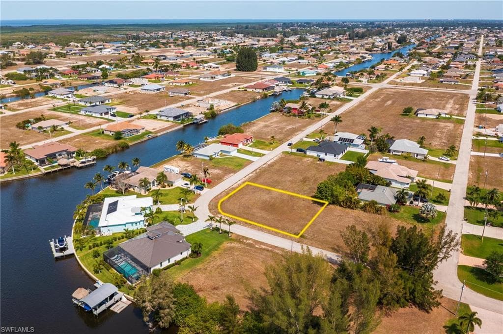 1001 NW 37th PL CAPE CORAL, FL 33993