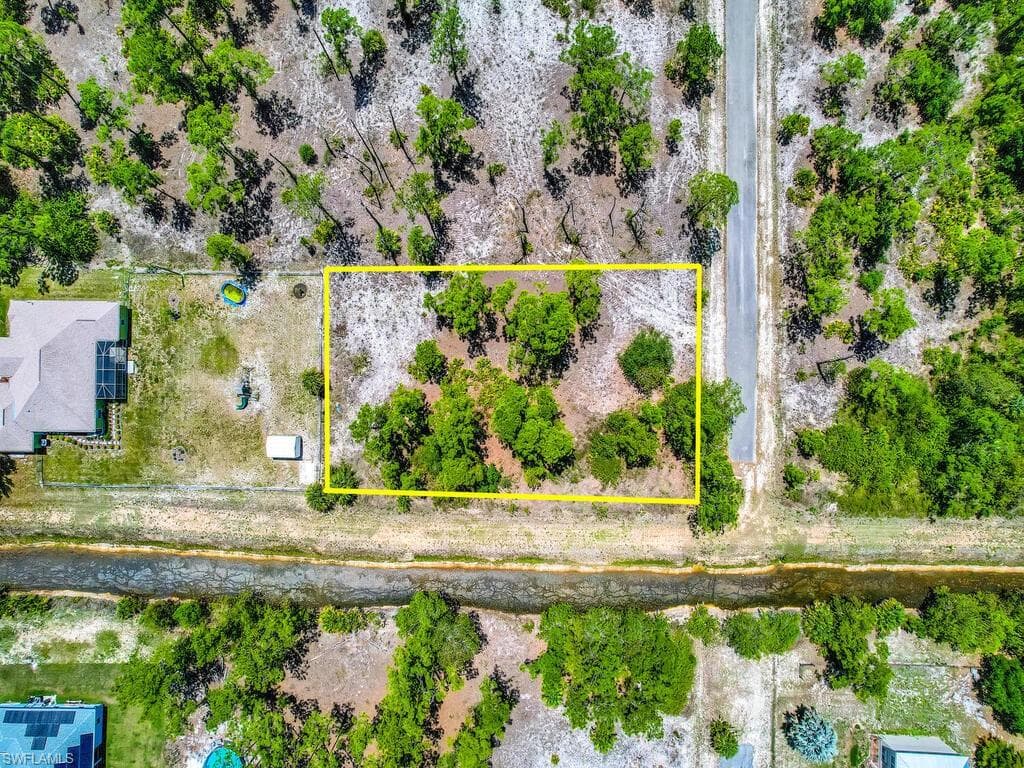 326 Johns AVE LEHIGH ACRES, FL 33936
