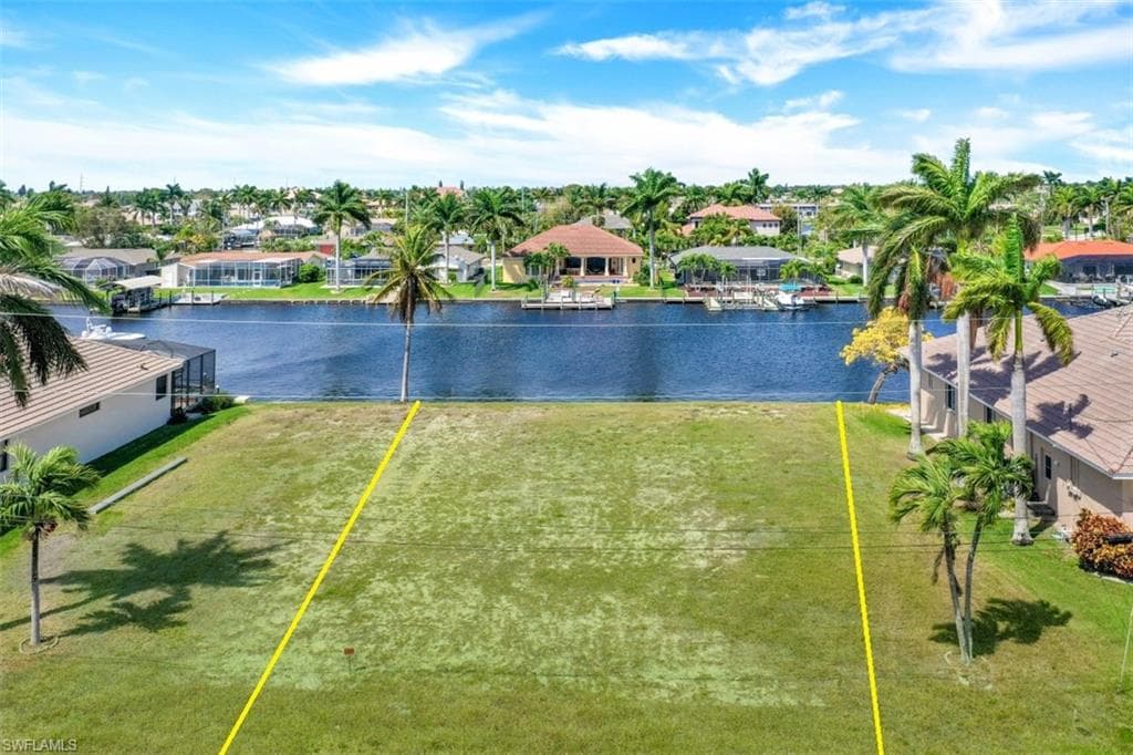 1729 SE 44th TER CAPE CORAL, FL 33904