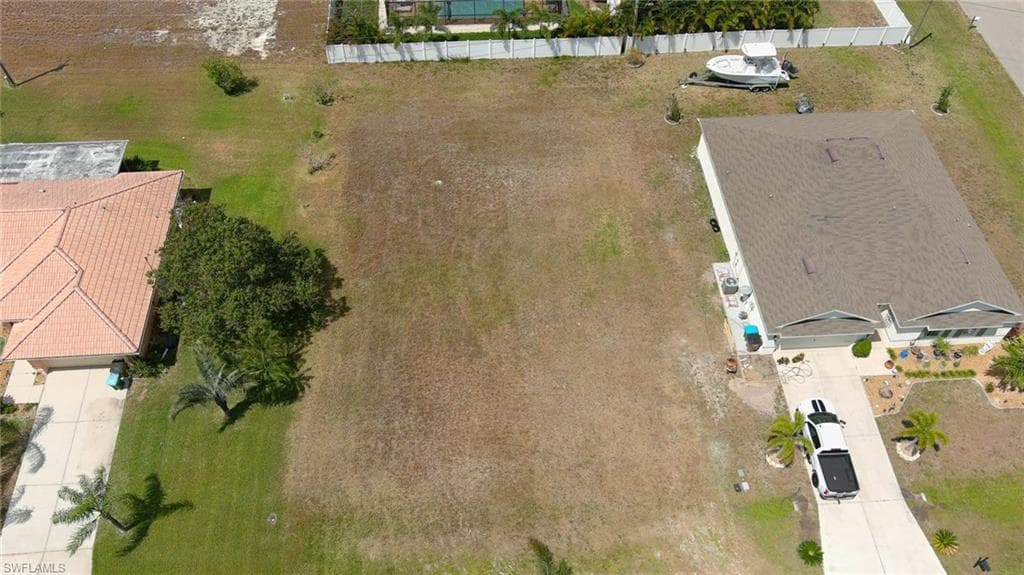 2241 SW 27th TER CAPE CORAL, FL 33914