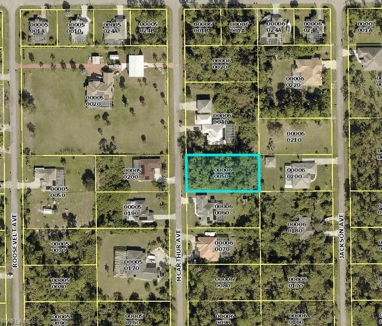 814 Mcarthur AVE LEHIGH ACRES, FL 33936