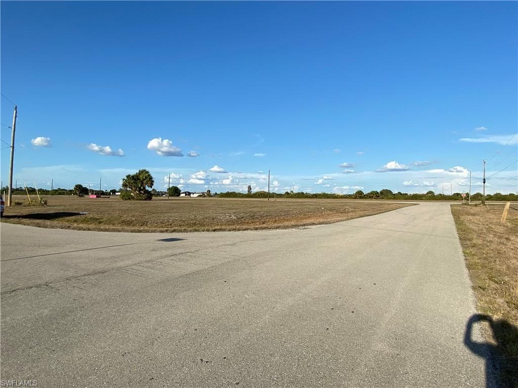 3923 NW 41st AVE CAPE CORAL, FL 33993