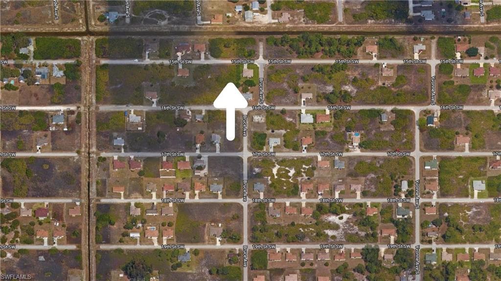 3903 15th ST SW LEHIGH ACRES, FL 33976