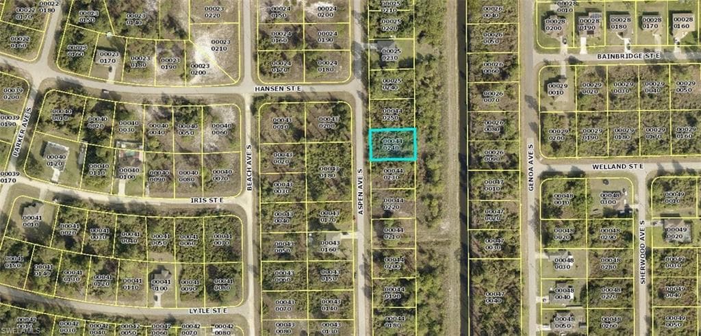 541 Aspen AVE S LEHIGH ACRES, FL 33974