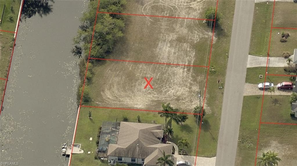 1317 SW 8th CT CAPE CORAL, FL 33991
