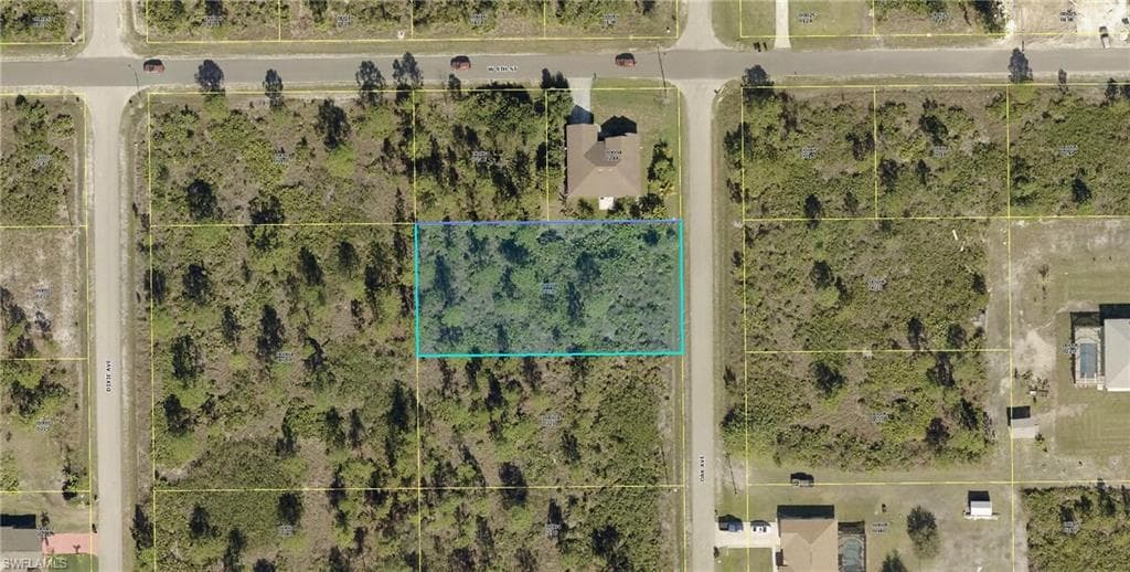 821 Oak AVE LEHIGH ACRES, FL 33972