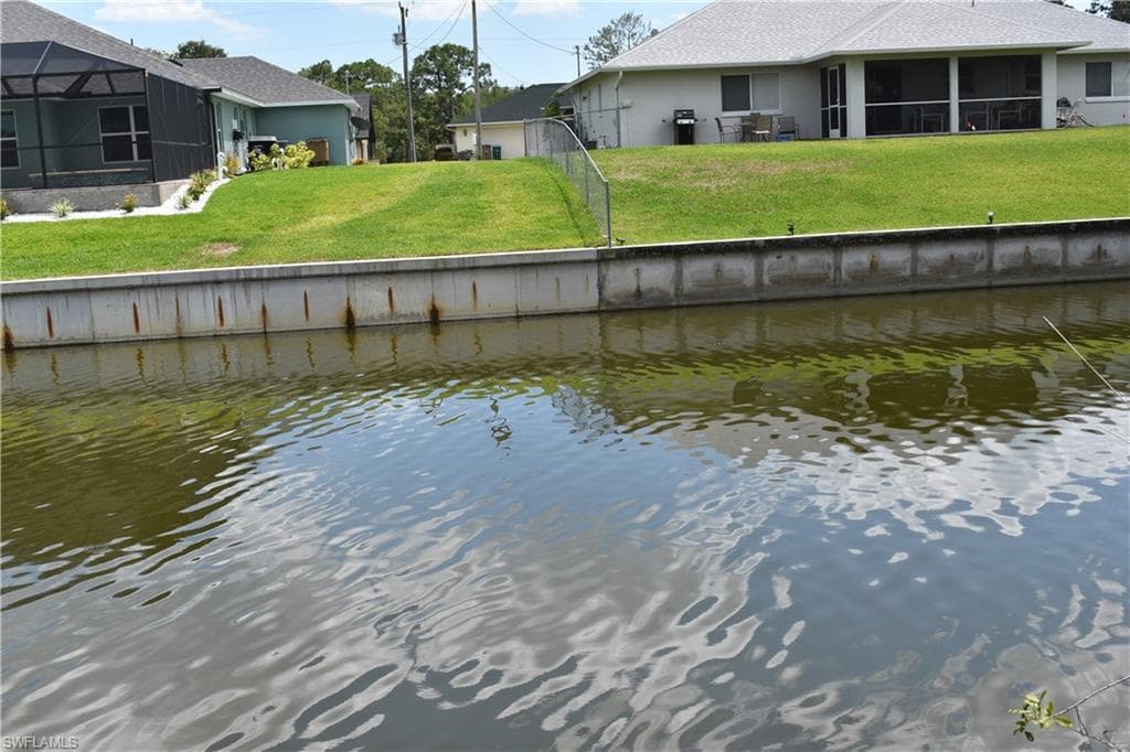 1014 SW 18th ST CAPE CORAL, FL 33991