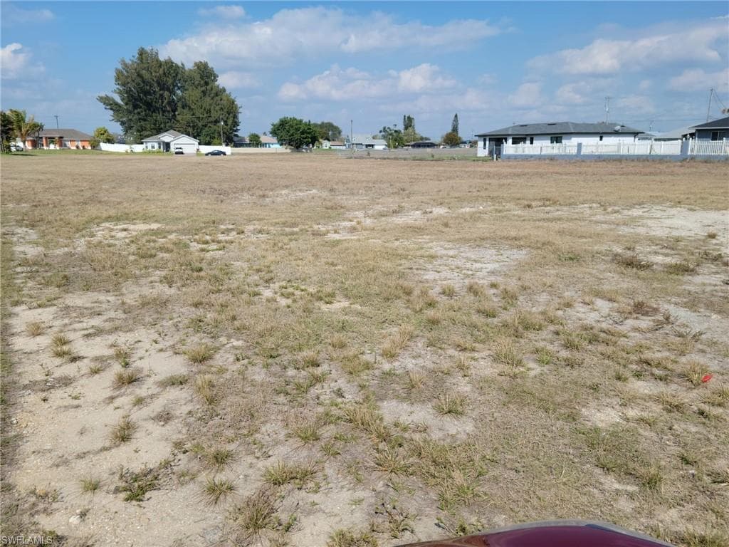 539 5th PL CAPE CORAL, FL 33909
