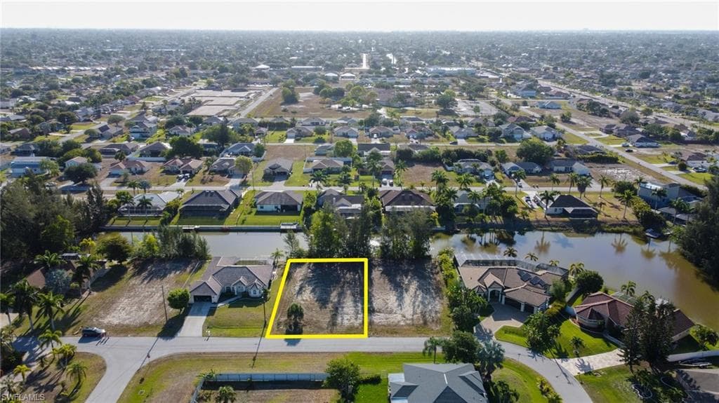 3821 SW 11th CT CAPE CORAL, FL 33914