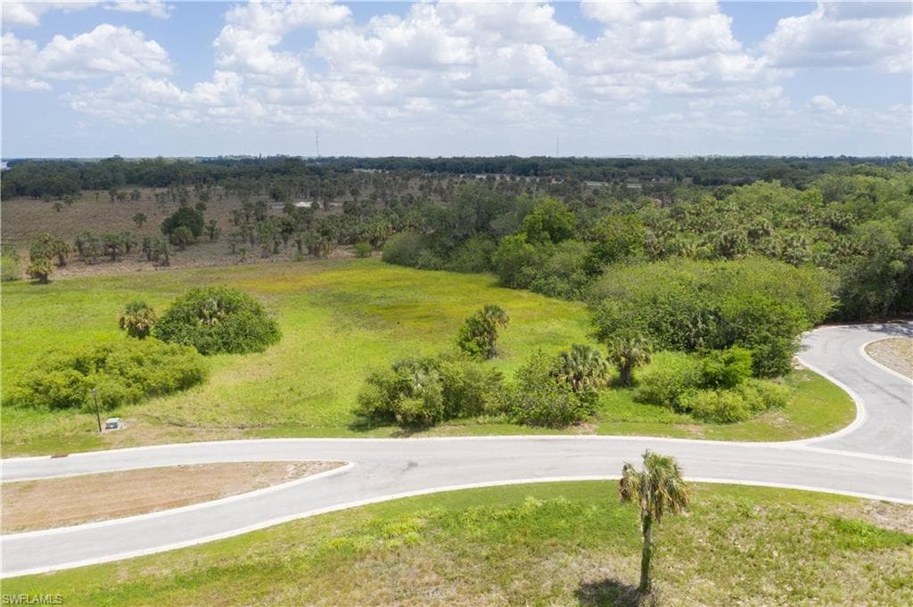 23055 Crookedwood LOOP ALVA, FL 33920