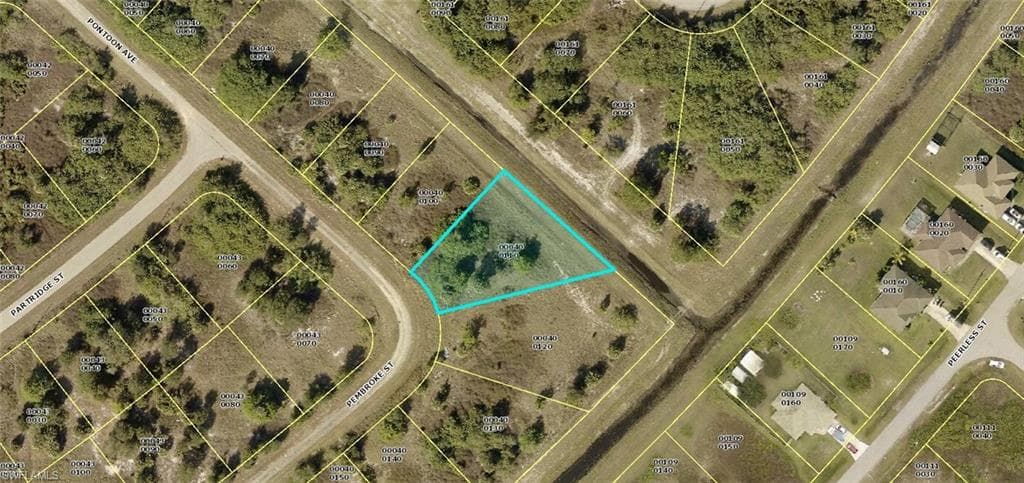 381 Pontoon AVE LEHIGH ACRES, FL 33974