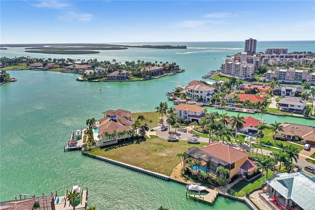 1261 Stone CT MARCO ISLAND, FL 34145